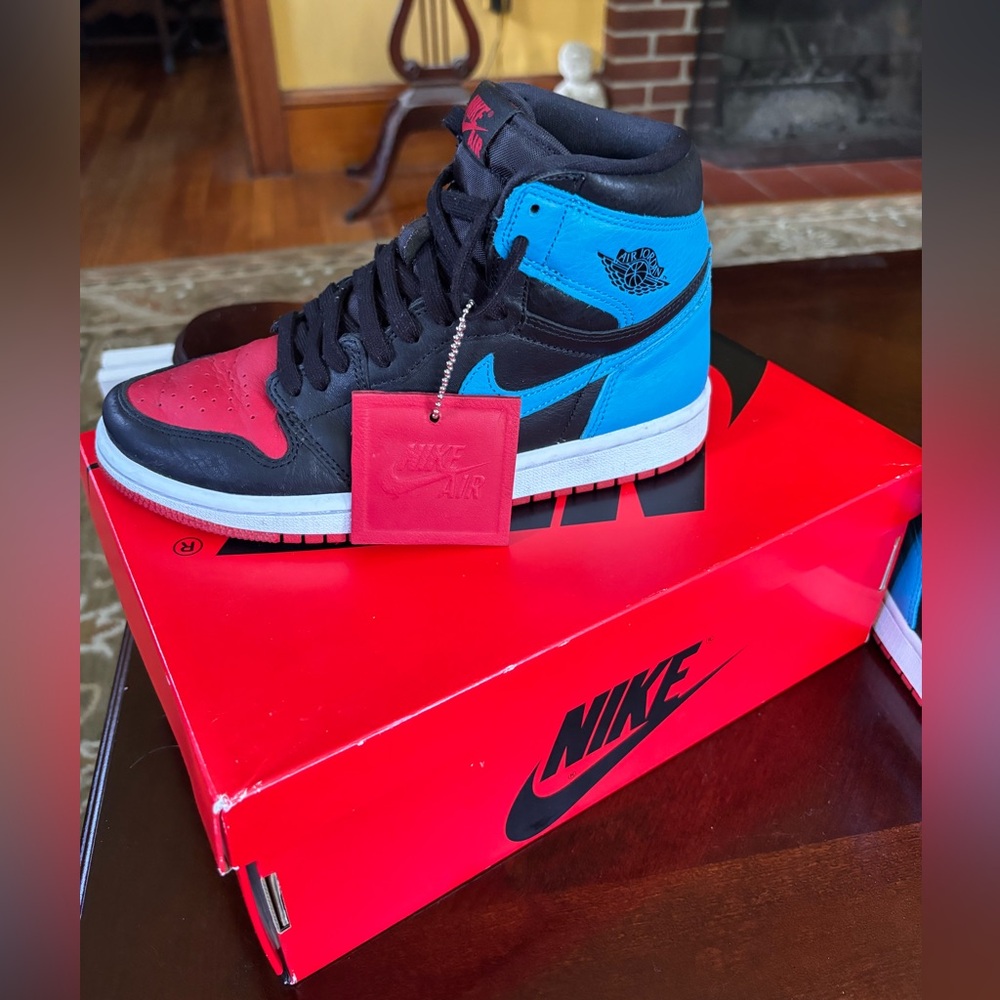2020
Wmns Air Jordan 1 High OG 'NC to Chi'